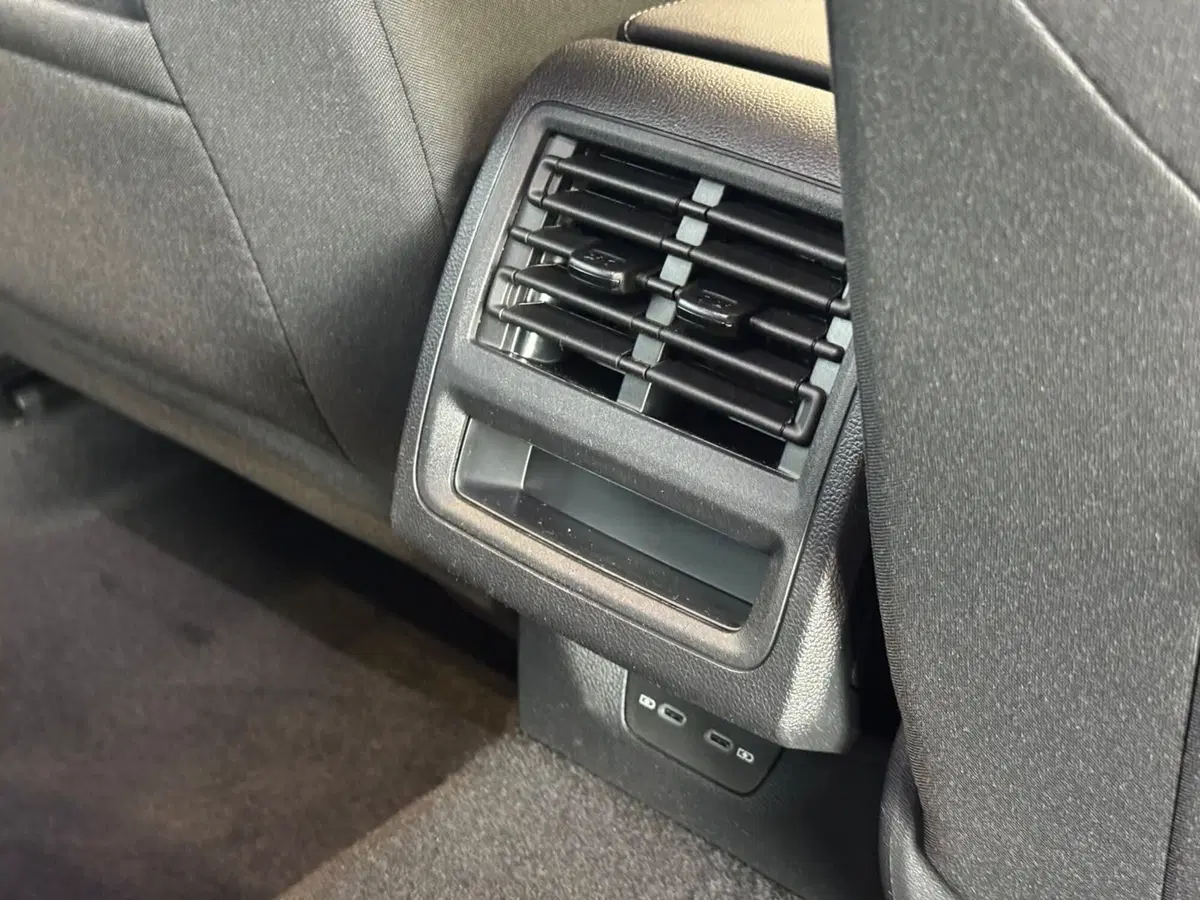 Volkswagen Golf Variant nuova a Varese (16)