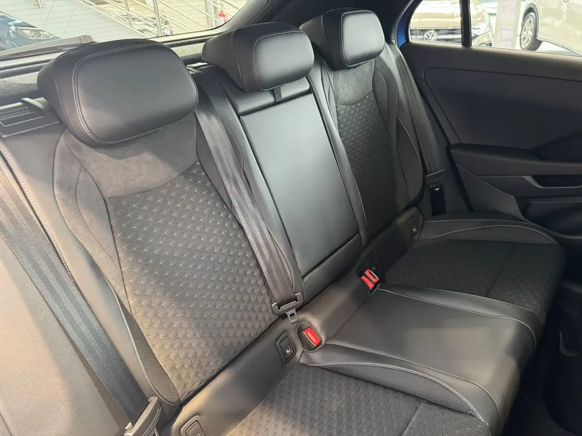 Volkswagen T-Roc nuova a Varese (10)