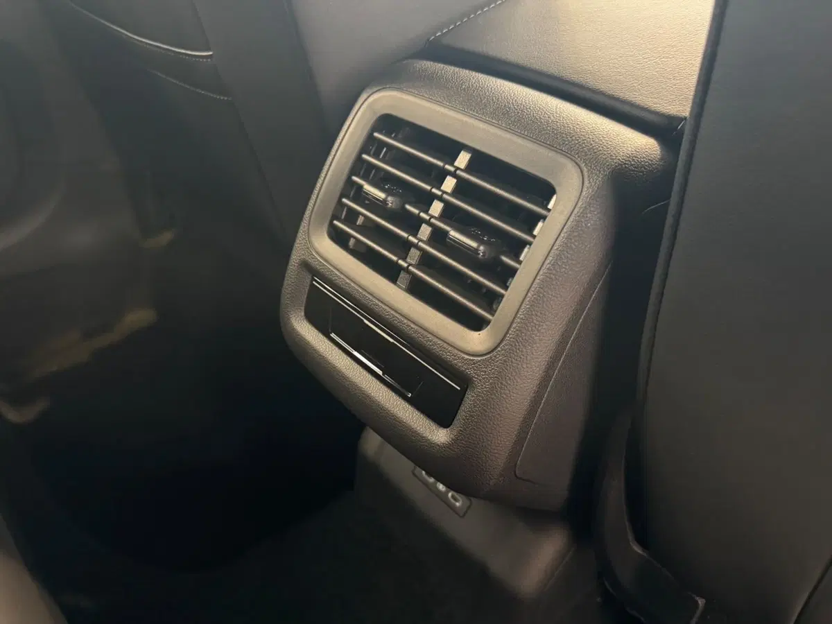Volkswagen T-Roc nuova a Varese (13)