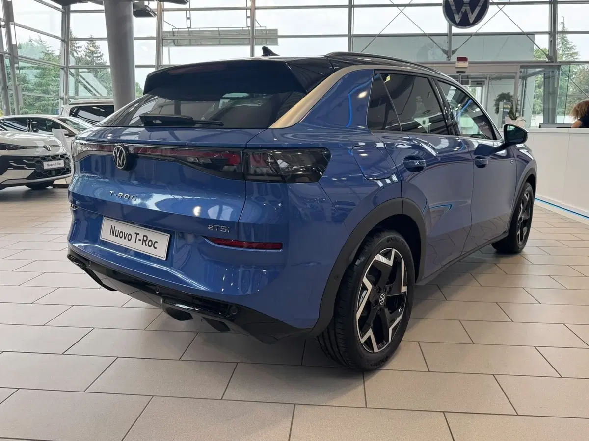 Volkswagen T-Roc nuova a Varese (2)