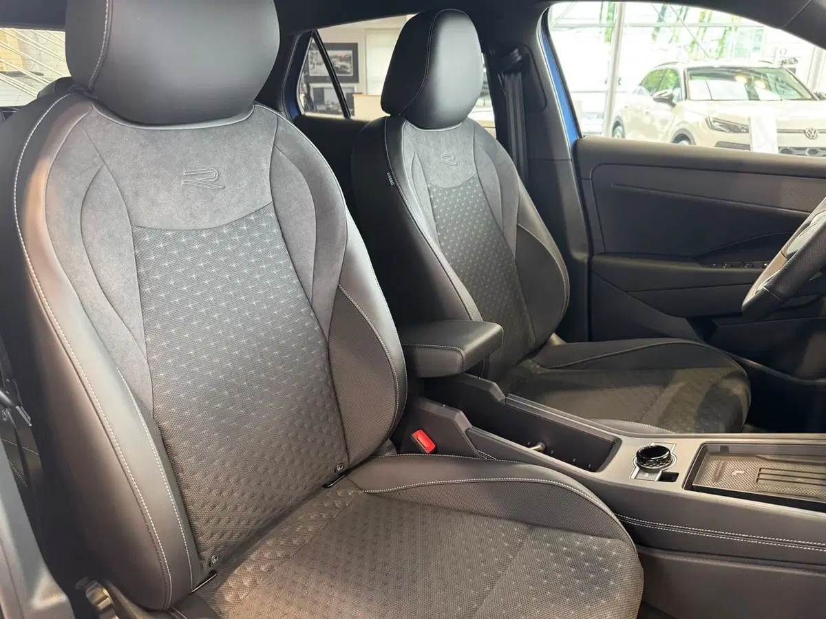 Volkswagen T-Roc nuova a Varese (9)