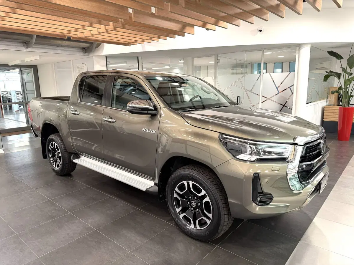 Toyota Hilux nuova a Bergamo (3)