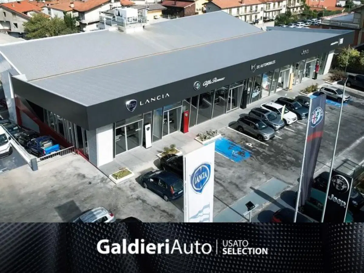 Peugeot 308 SW nuova a Salerno (13)