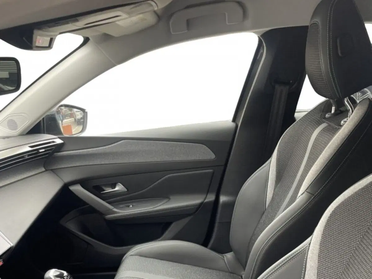 Peugeot 308 SW nuova a Salerno (6)