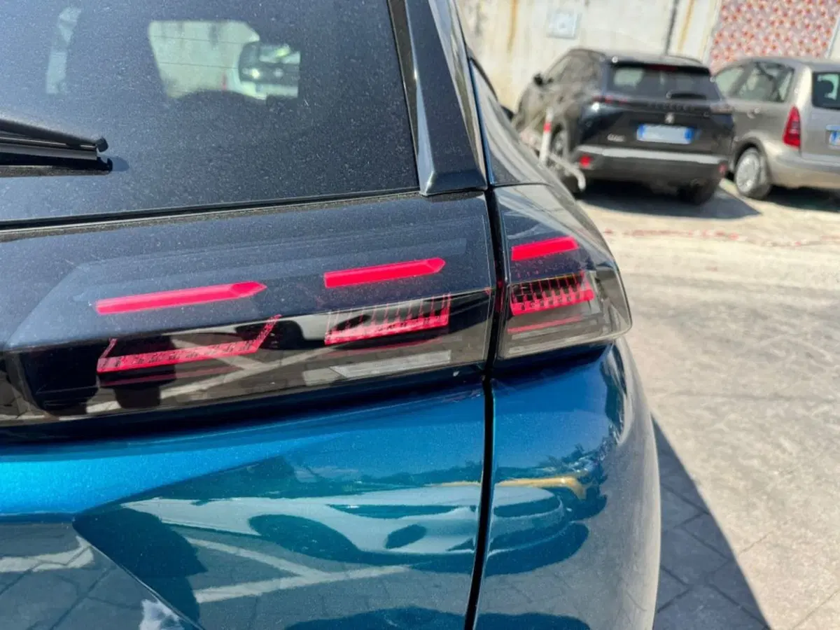 Peugeot 2008 nuova a Salerno (19)