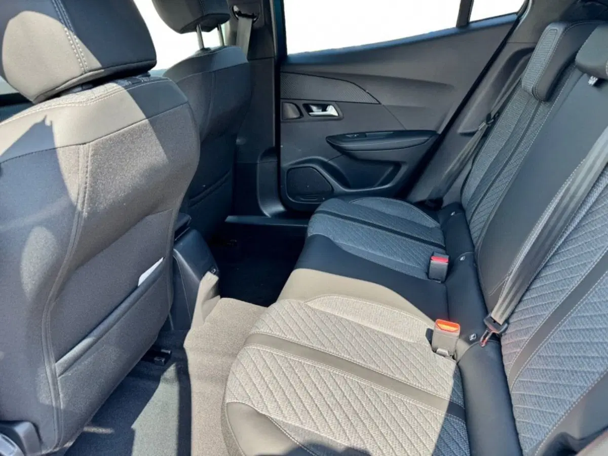Peugeot 2008 nuova a Salerno (7)