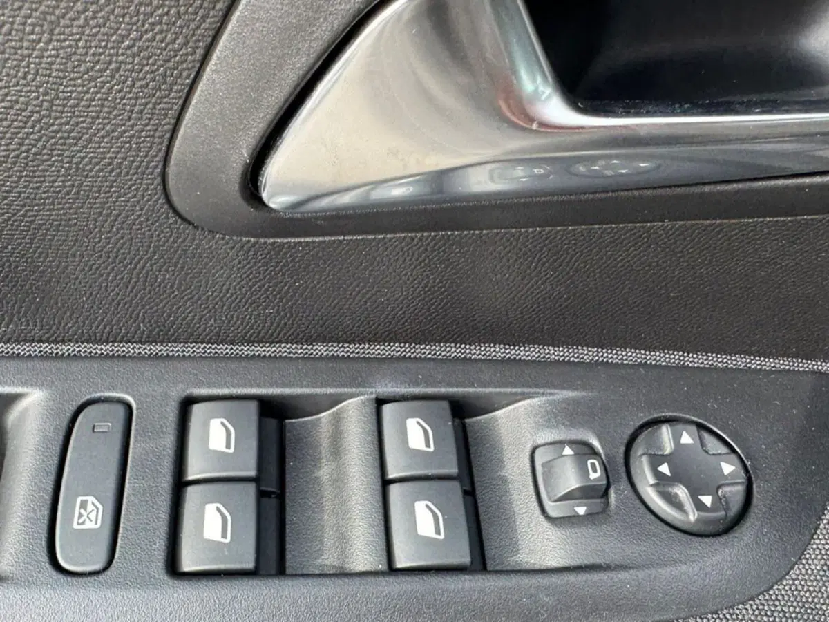 Peugeot 208 usata a Salerno (16)