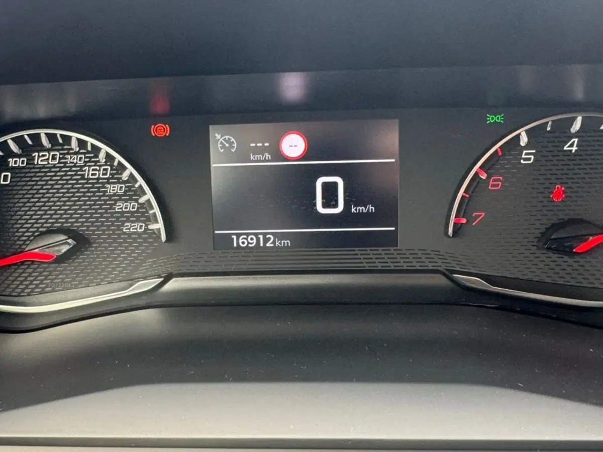 Peugeot 208 usata a Salerno (20)