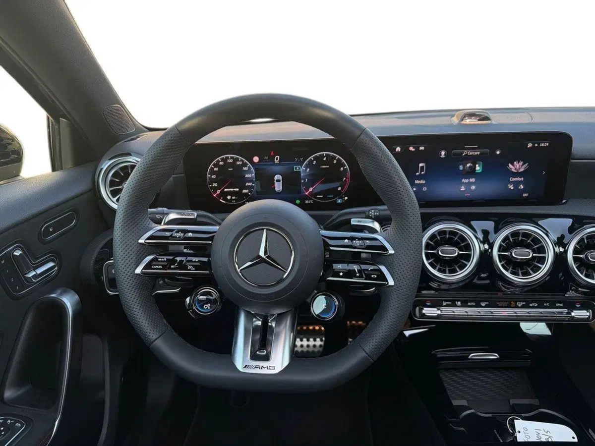 Mercedes-Benz Classe A nuova a Firenze (11)