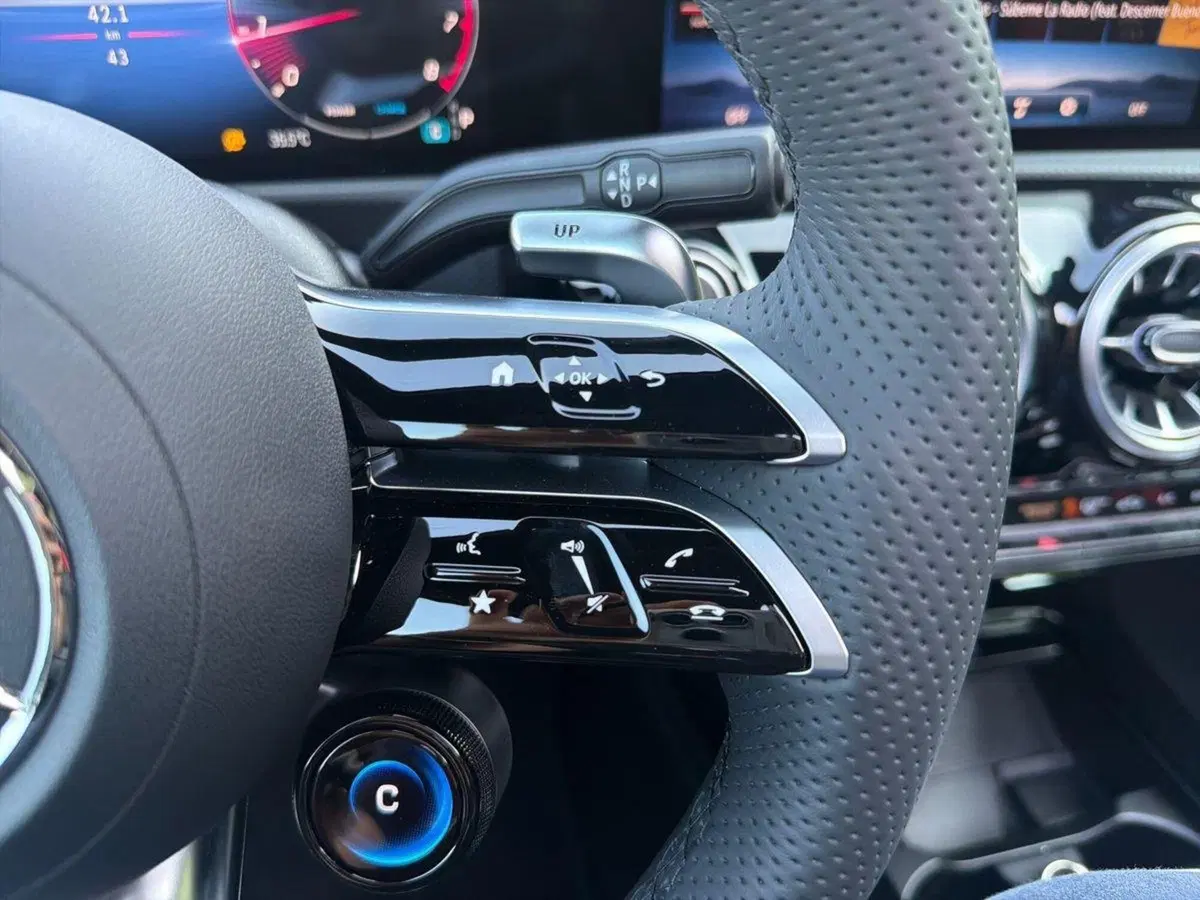 Mercedes-Benz Classe A nuova a Firenze (16)