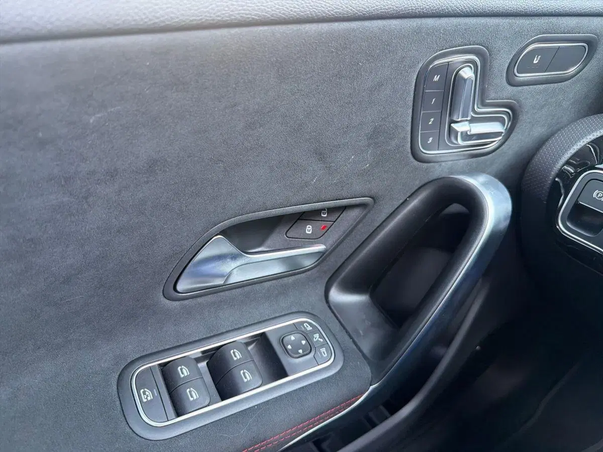 Mercedes-Benz Classe A nuova a Firenze (18)