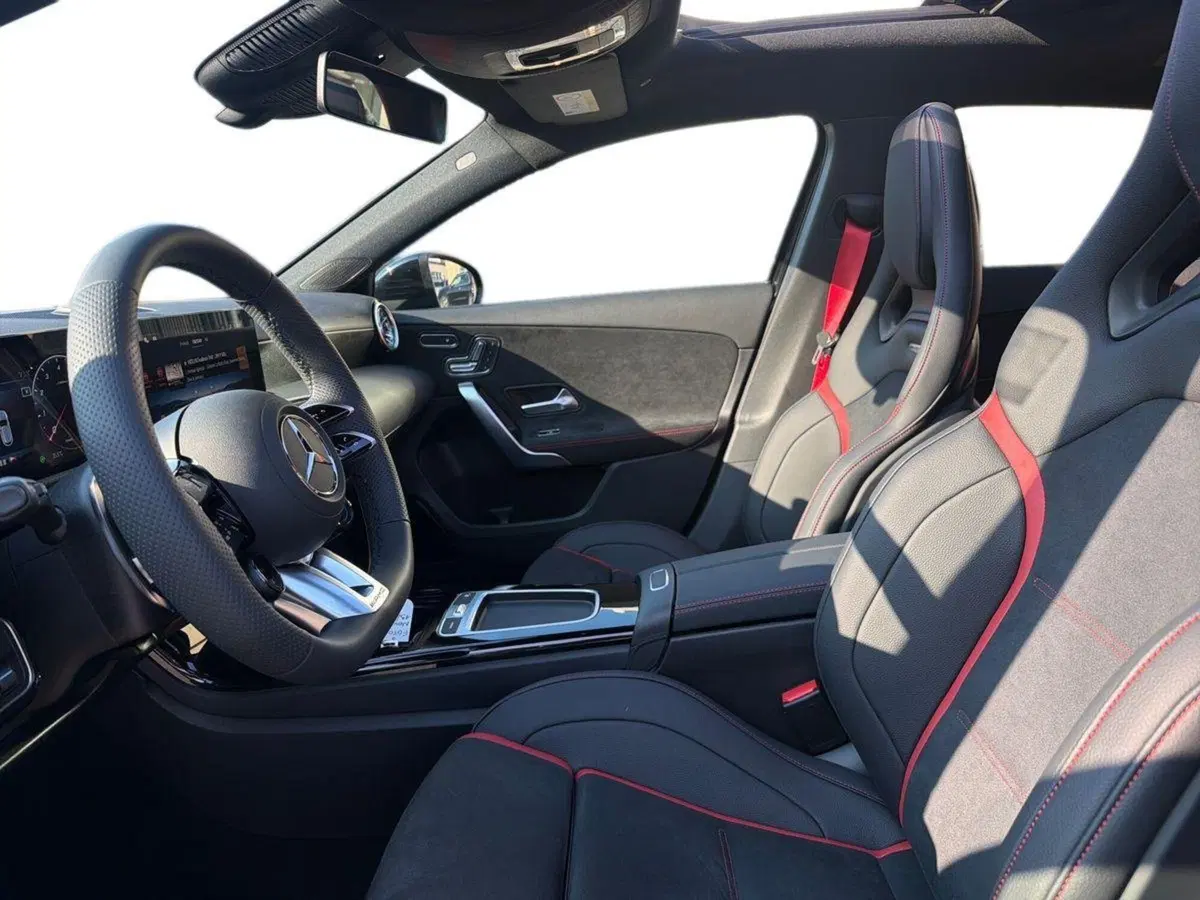 Mercedes-Benz Classe A nuova a Firenze (8)
