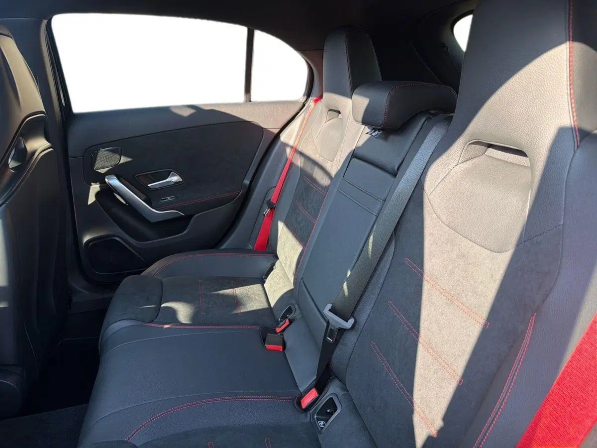 Mercedes-Benz Classe A nuova a Firenze (9)