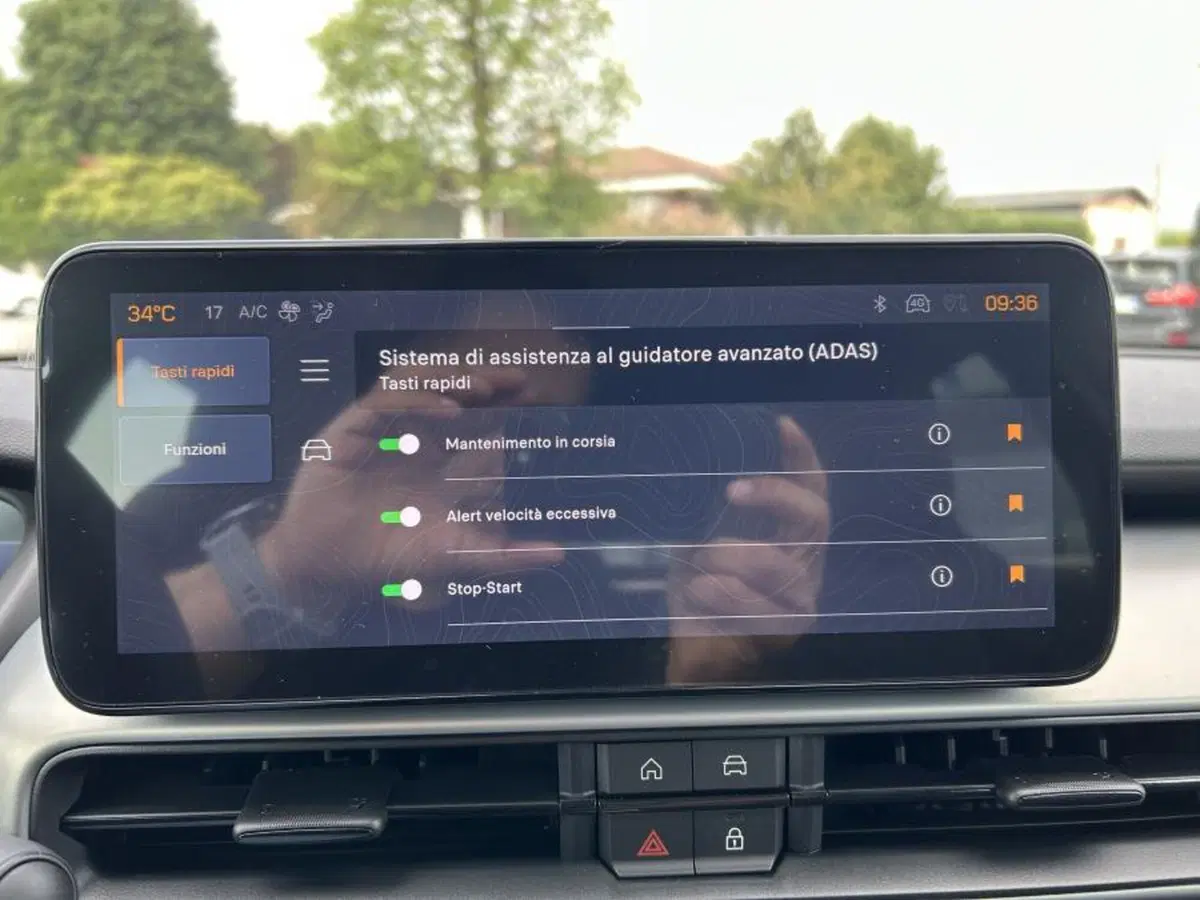 Jeep Avenger nuova a Cuneo (12)