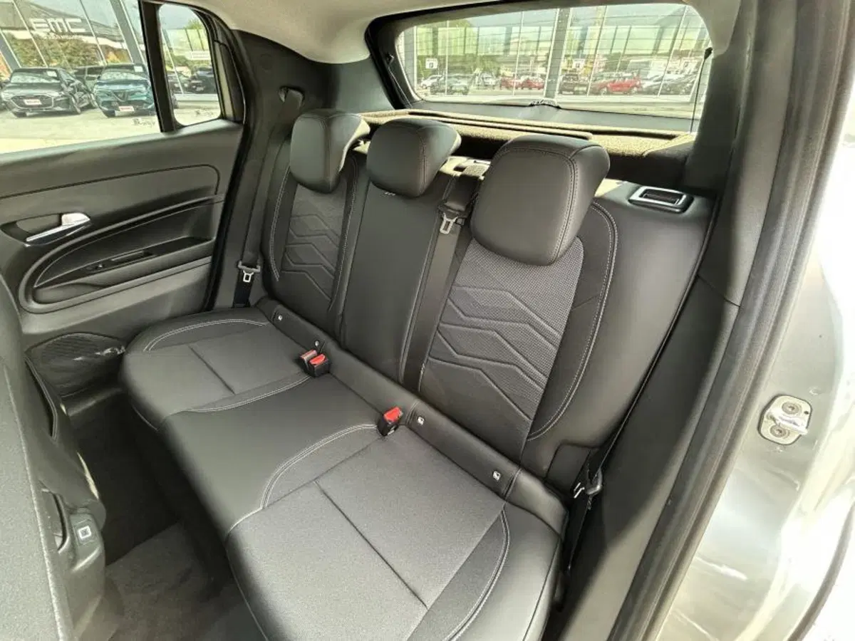 Jeep Avenger nuova a Cuneo (7)