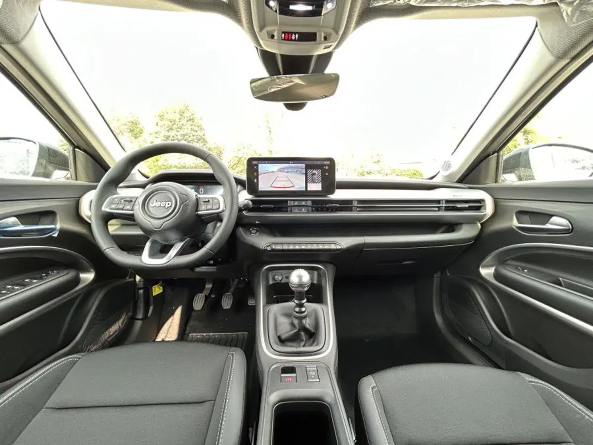 Jeep Avenger nuova a Cuneo (8)