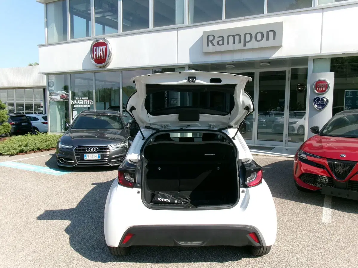 Toyota Yaris usata a Venezia (17)