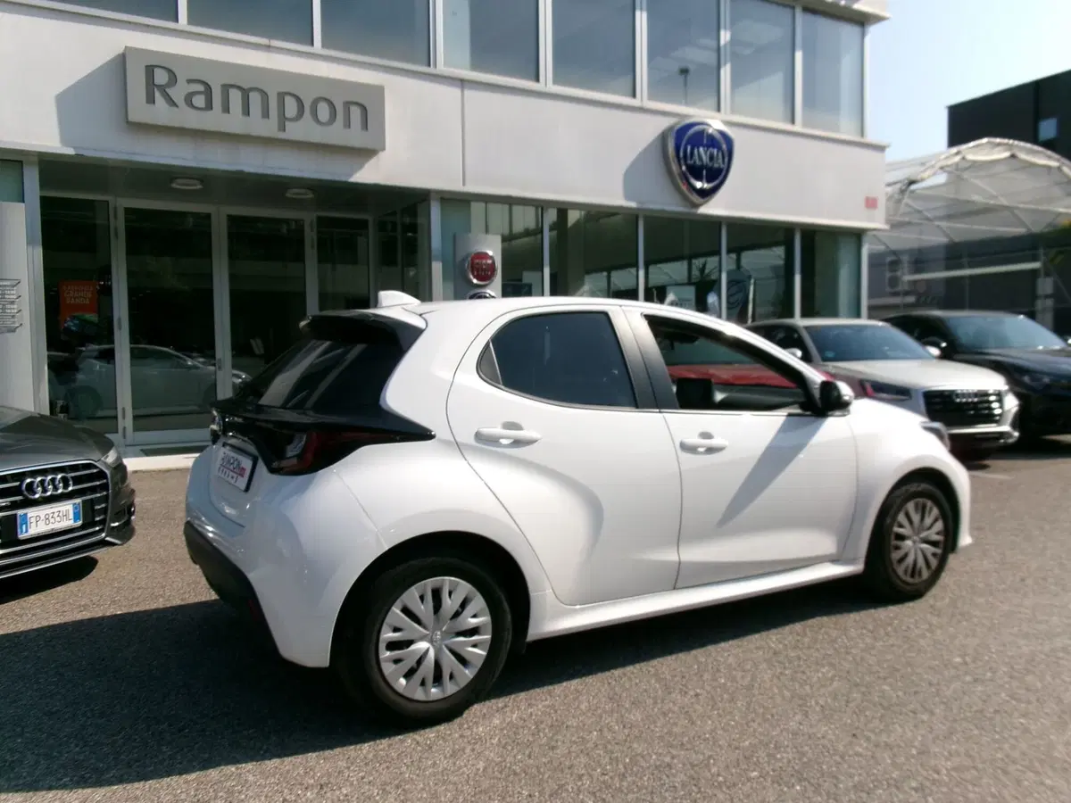 Toyota Yaris usata a Venezia (5)