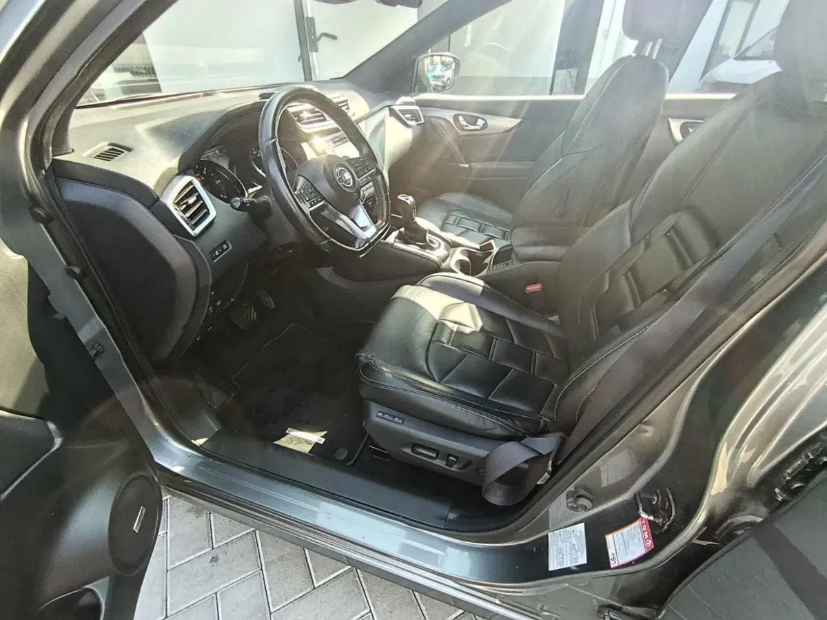 Nissan Qashqai usata a Massa-Carrara (20)