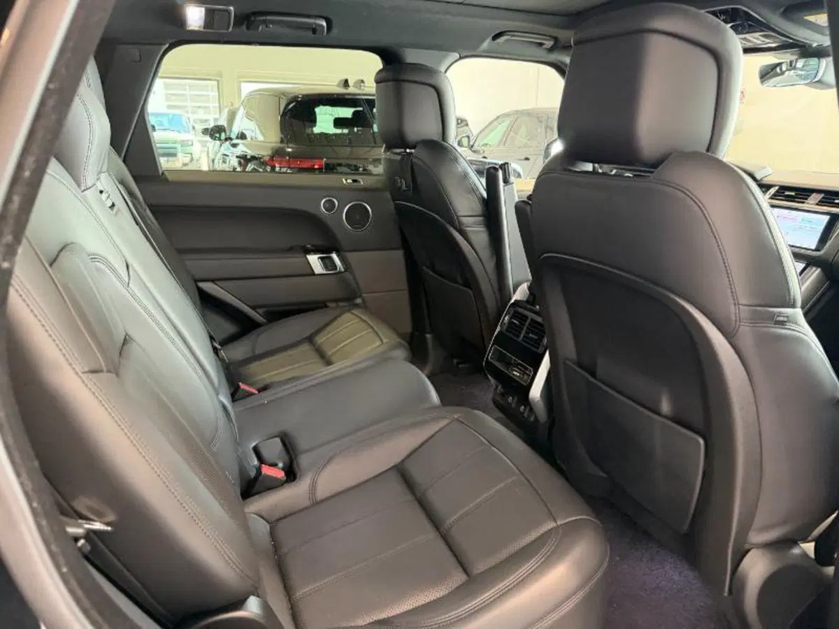 Land Rover Range Rover Sport usata a Venezia (7)