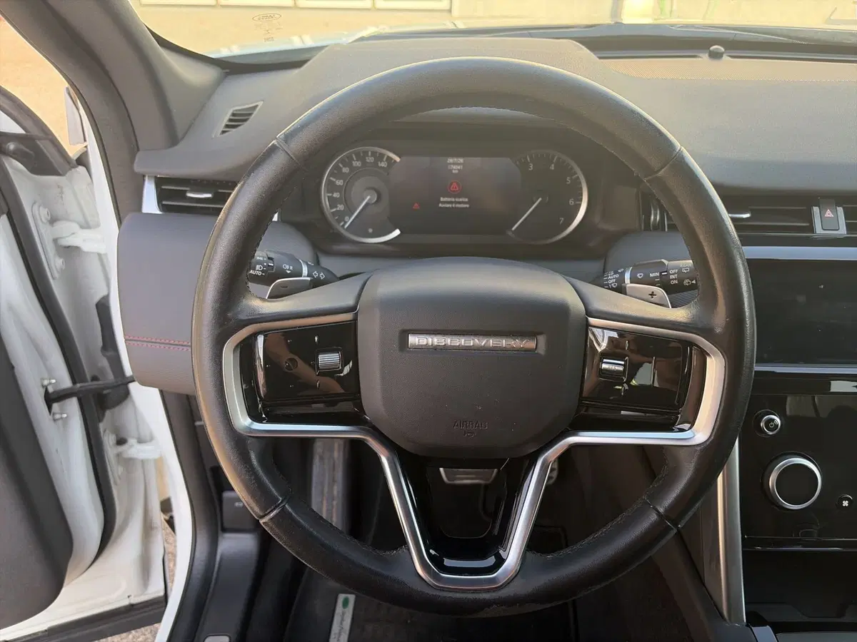 Land Rover Discovery Sport usata a Modena (19)