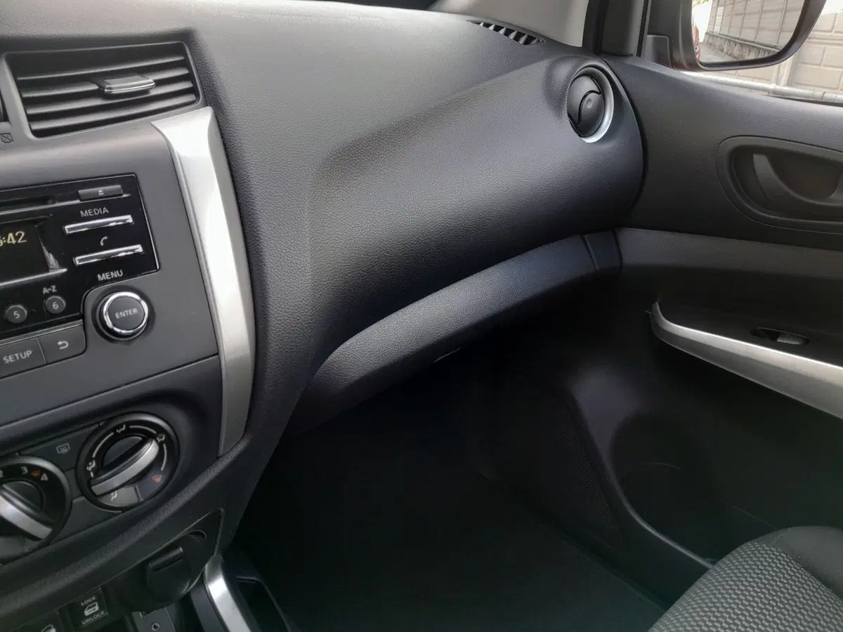 Nissan Navara usata a Cuneo (13)