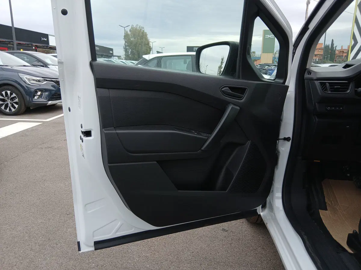 Renault Kangoo Furgone nuova a Roma (18)