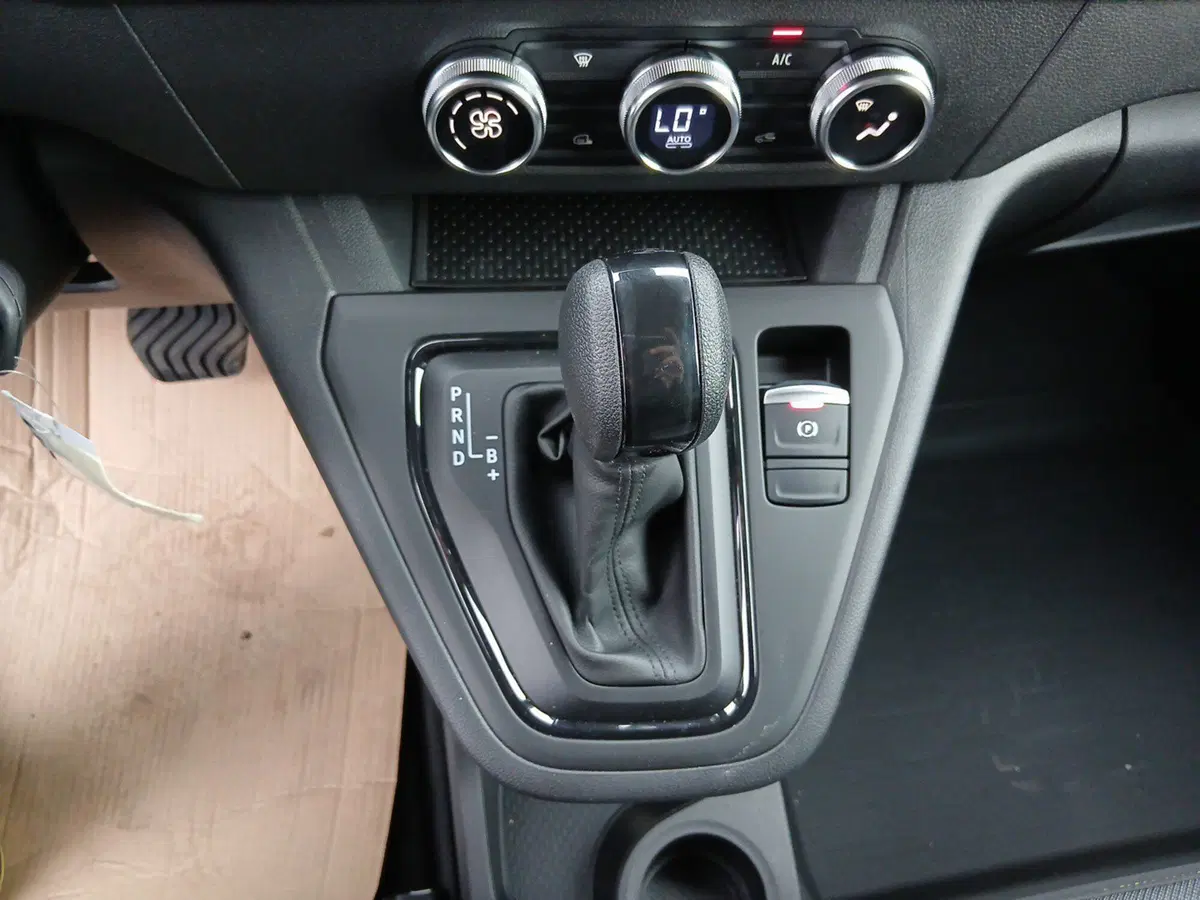Renault Kangoo Furgone nuova a Roma (19)
