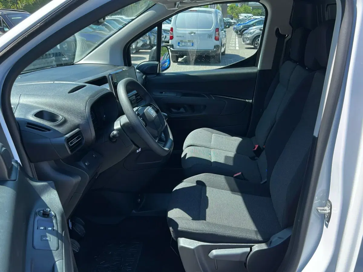 Fiat Doblò Furgone nuova a Roma (12)
