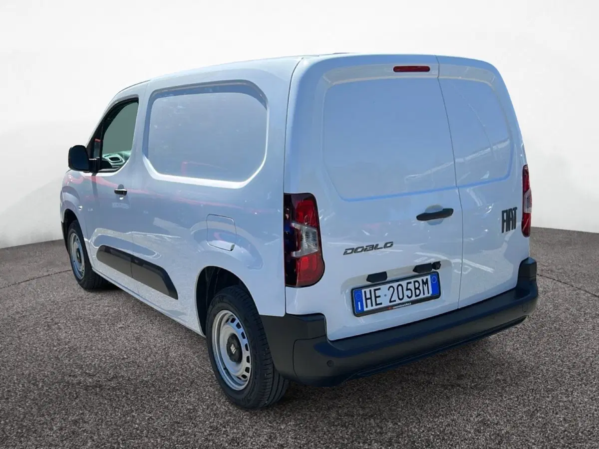 Fiat Doblò Furgone nuova a Roma (4)