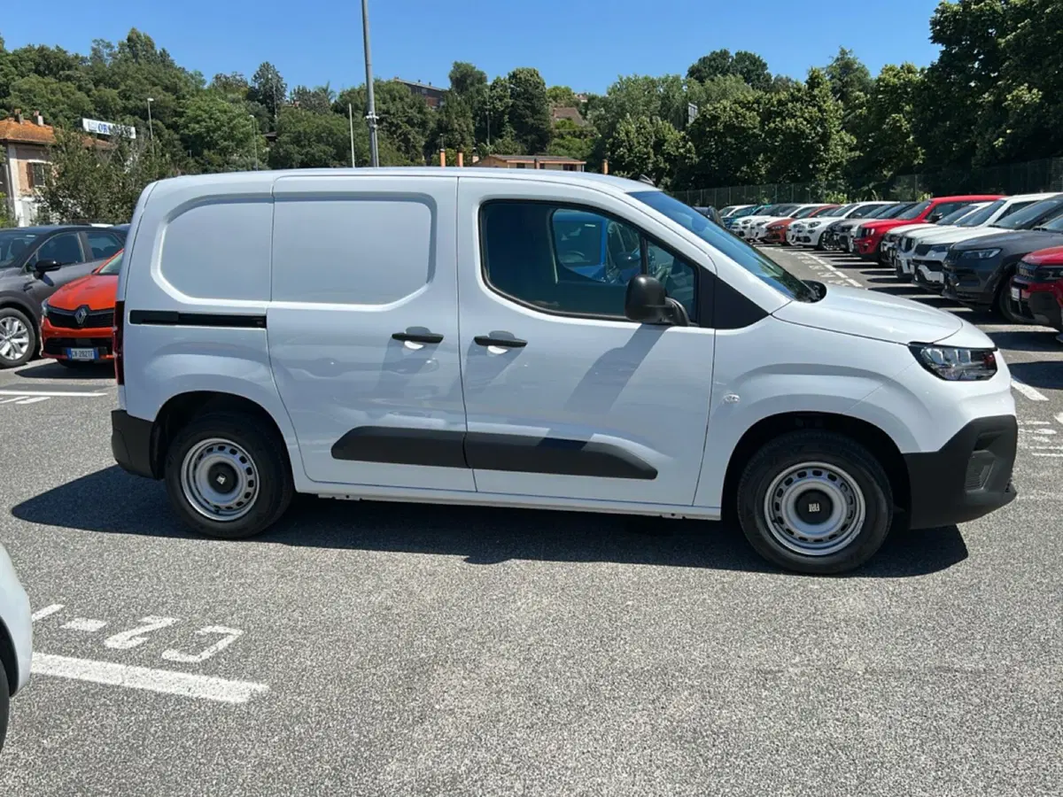 Fiat Doblò Furgone nuova a Roma (6)