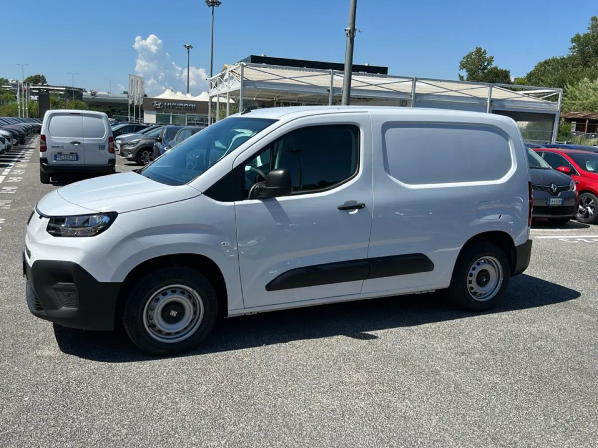Fiat Doblò Furgone nuova a Roma (8)