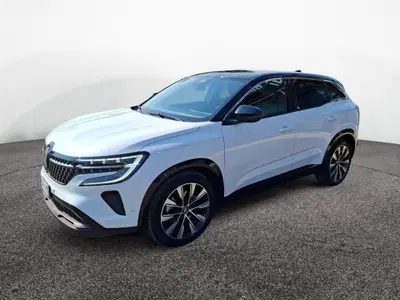 Renault Austral 1.2 full hybrid Techno 200cv auto del 2023 usata a Latina