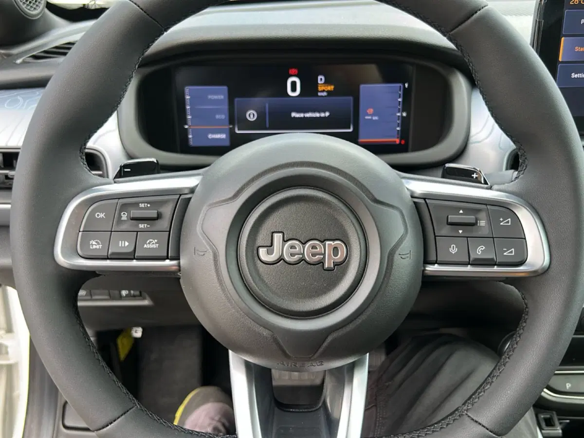 Jeep Avenger nuova a Roma (19)