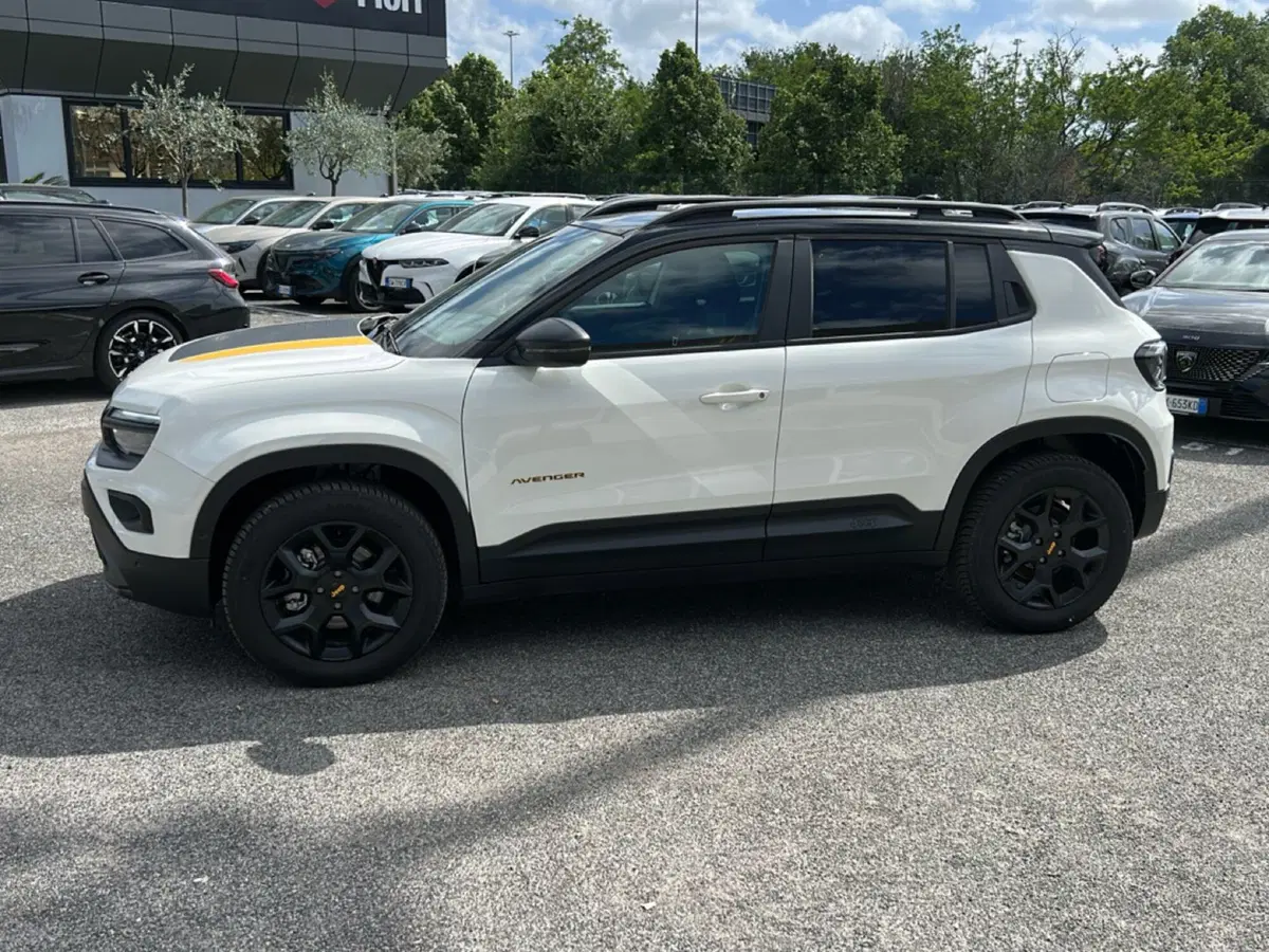 Jeep Avenger nuova a Roma (8)