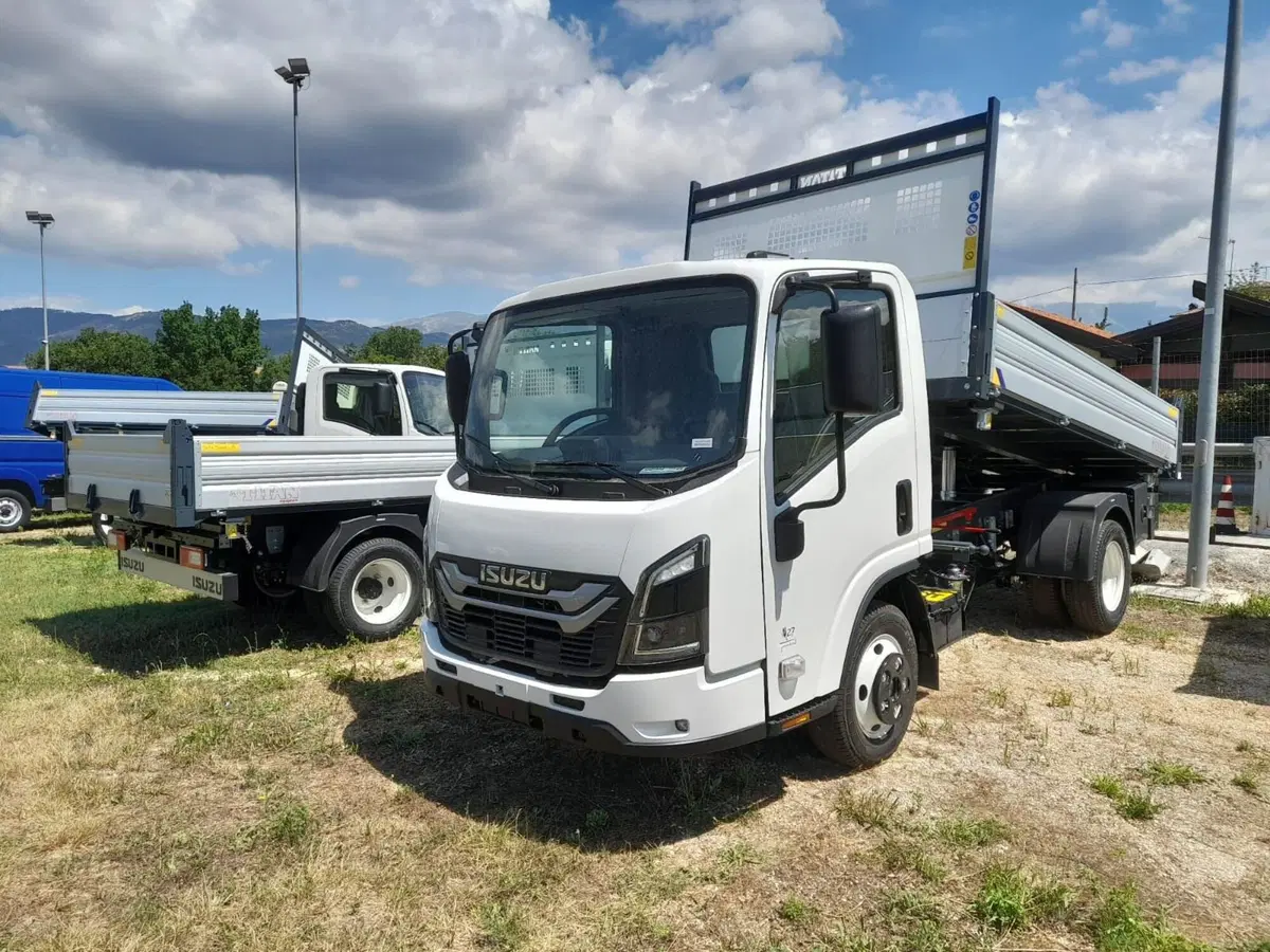 Isuzu M27 nuova a L'Aquila (5)