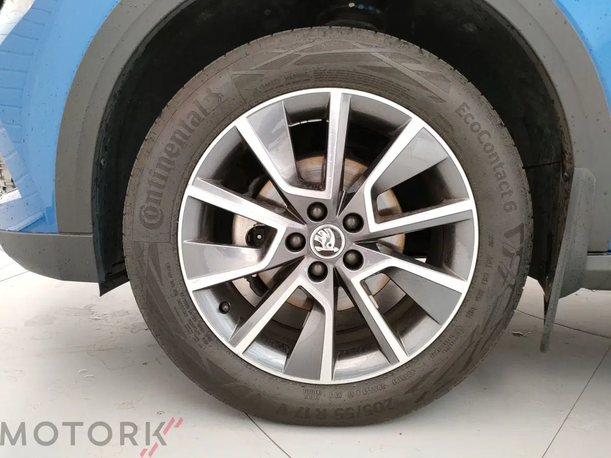 Skoda Kamiq usata a Varese (6)