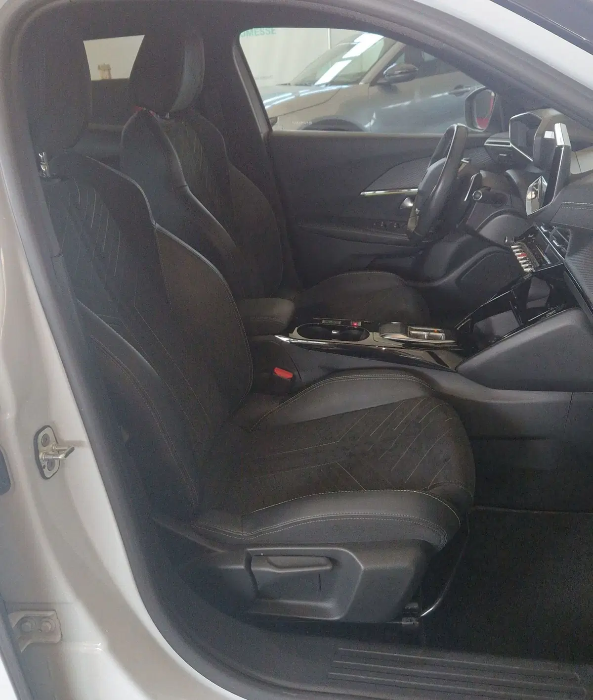 Peugeot 2008 usata a Terni (8)