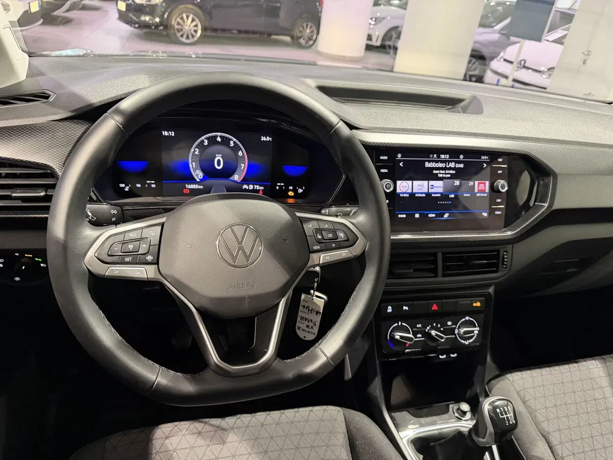 Volkswagen T-Cross usata a Genova (11)