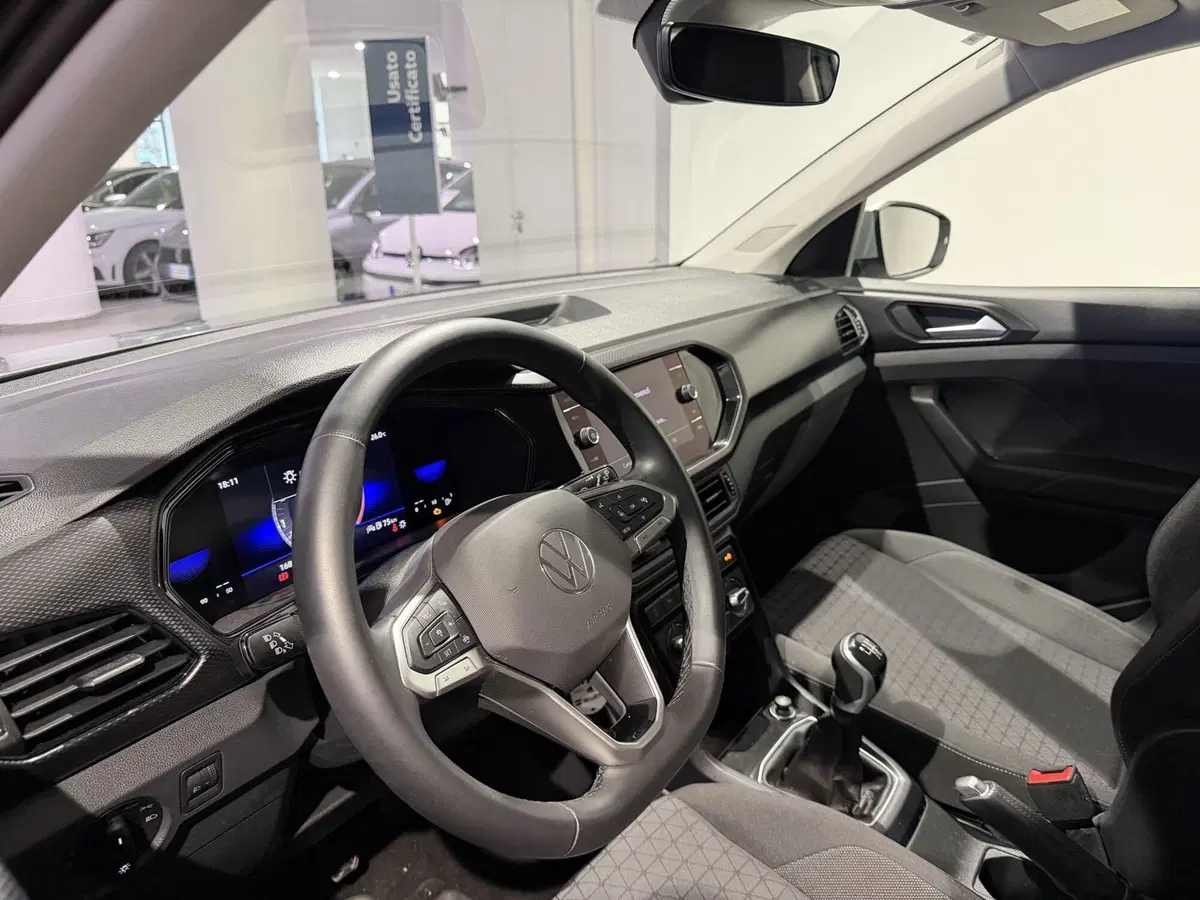 Volkswagen T-Cross usata a Genova (8)