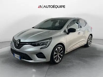 Renault Clio TCe 90 CV 5 porte Techno del 2023 usata a Roma