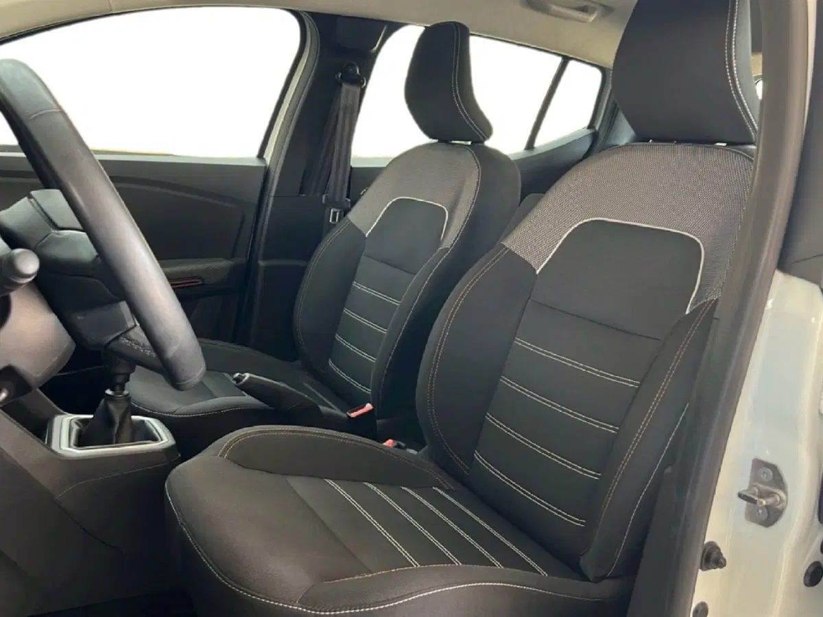 Dacia Sandero usata a Roma (12)
