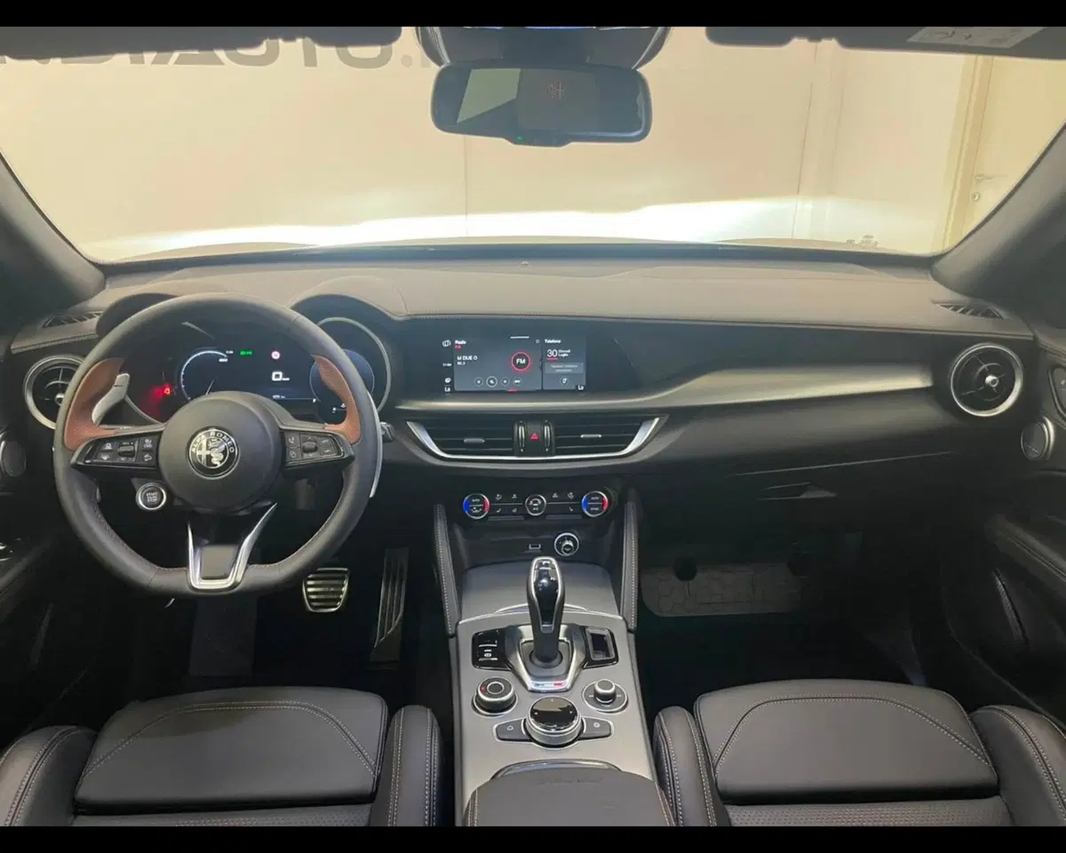 Alfa Romeo Stelvio usata a Alessandria (13)
