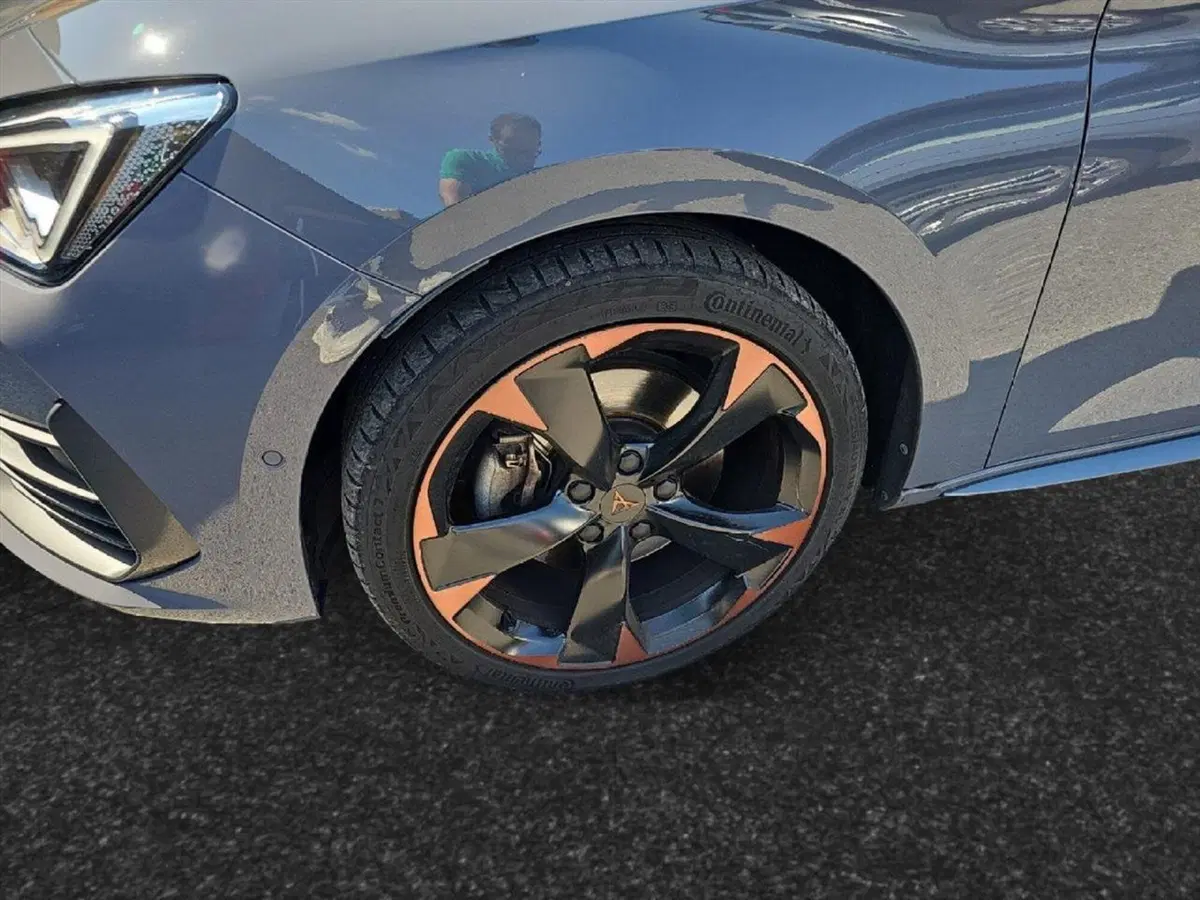 Cupra Leon usata a Lecco (9)