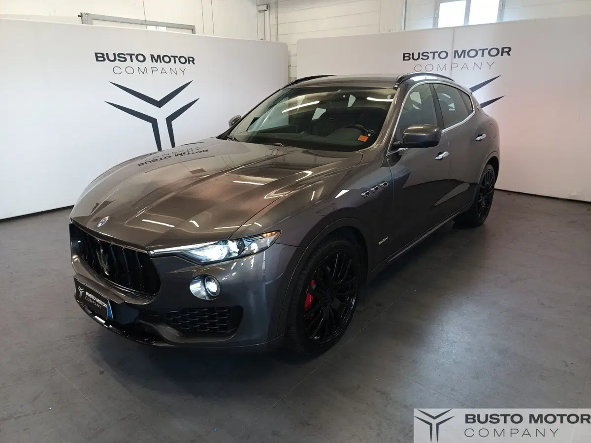 Maserati Levante usata a Varese (4)