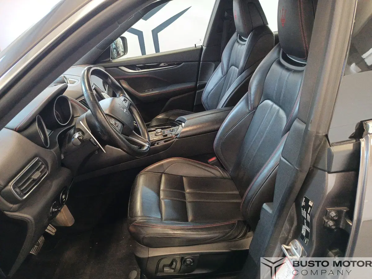 Maserati Levante usata a Varese (8)