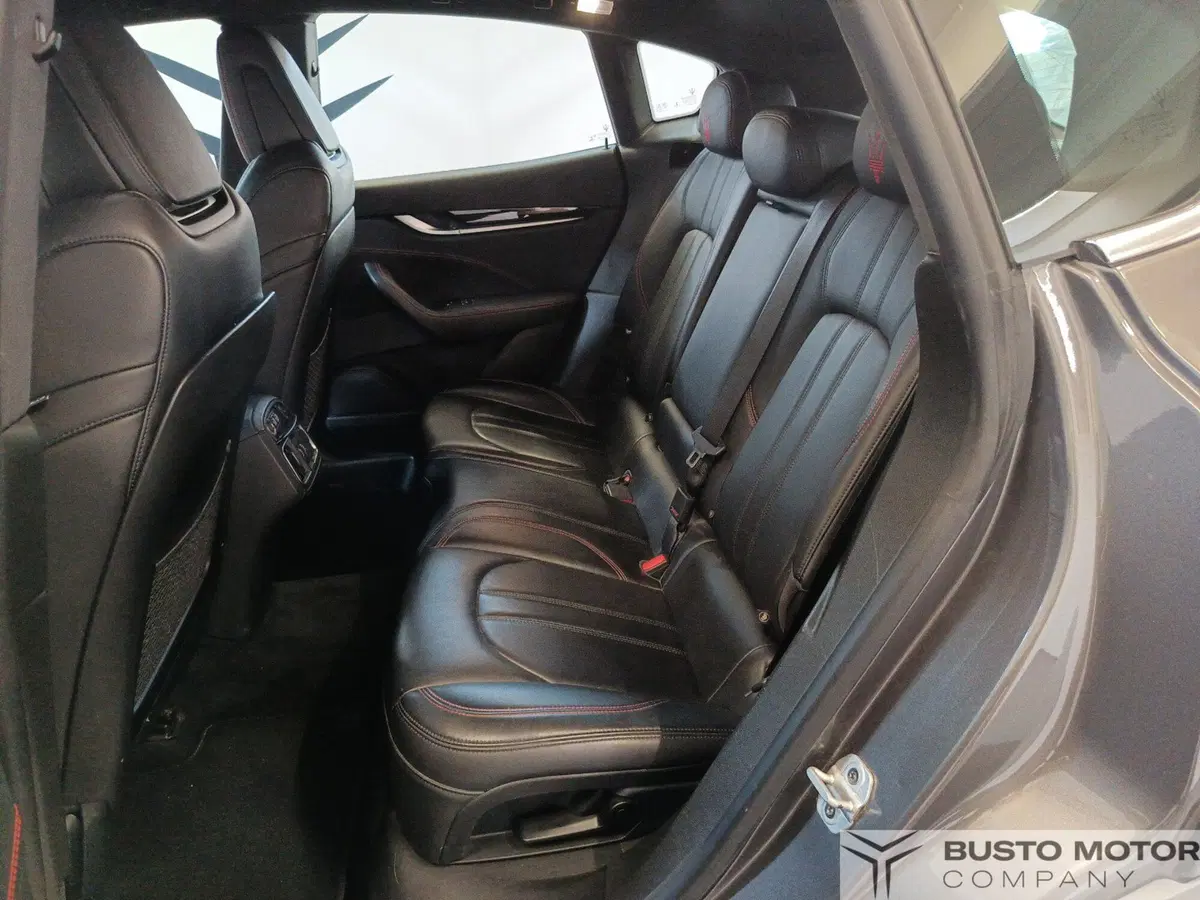 Maserati Levante usata a Varese (9)