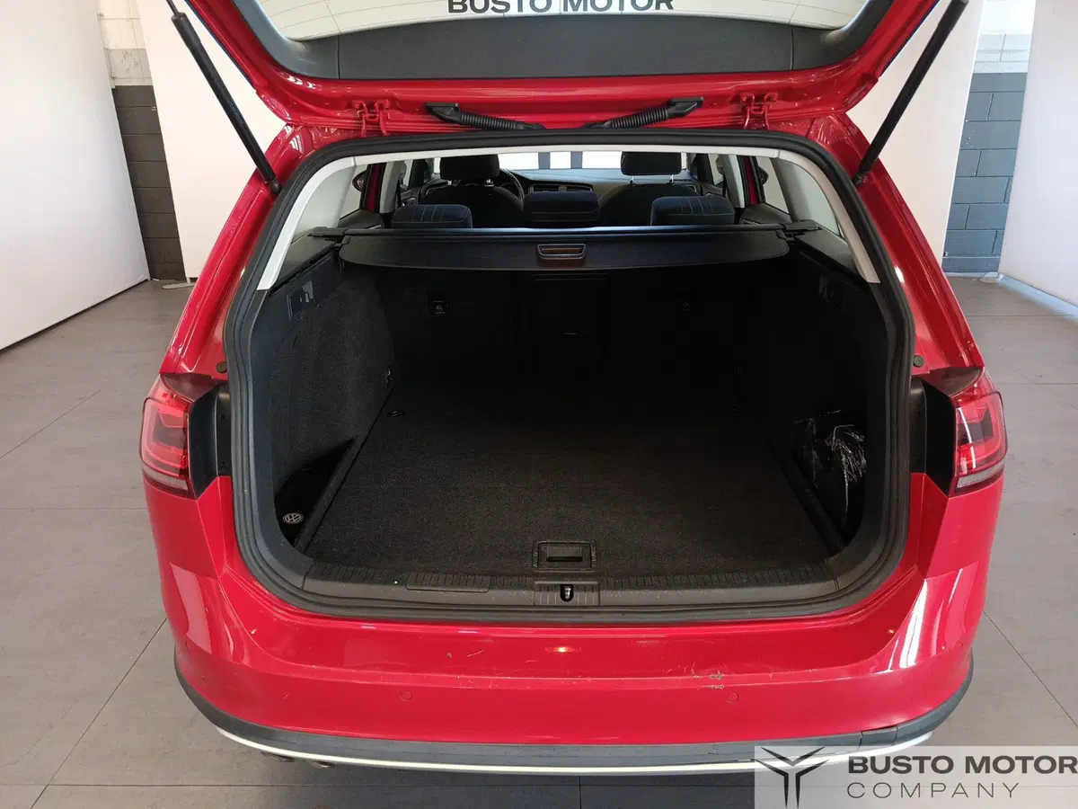 Volkswagen Golf Variant usata a Varese (9)