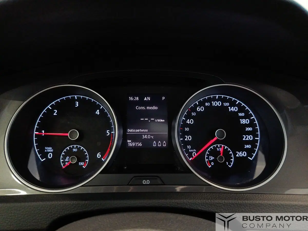 Volkswagen Golf Variant usata a Varese (11)