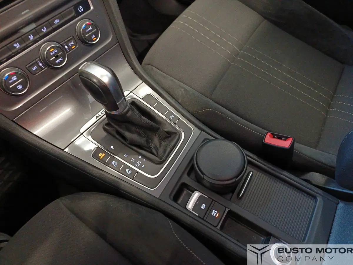 Volkswagen Golf Variant usata a Varese (14)